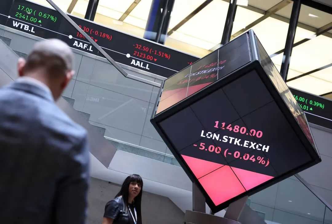 UK Stocks Focus on Central Bank Policies: FTSE 100 Slightly Down 0.2% with Precious Metals Sector Leading the Way